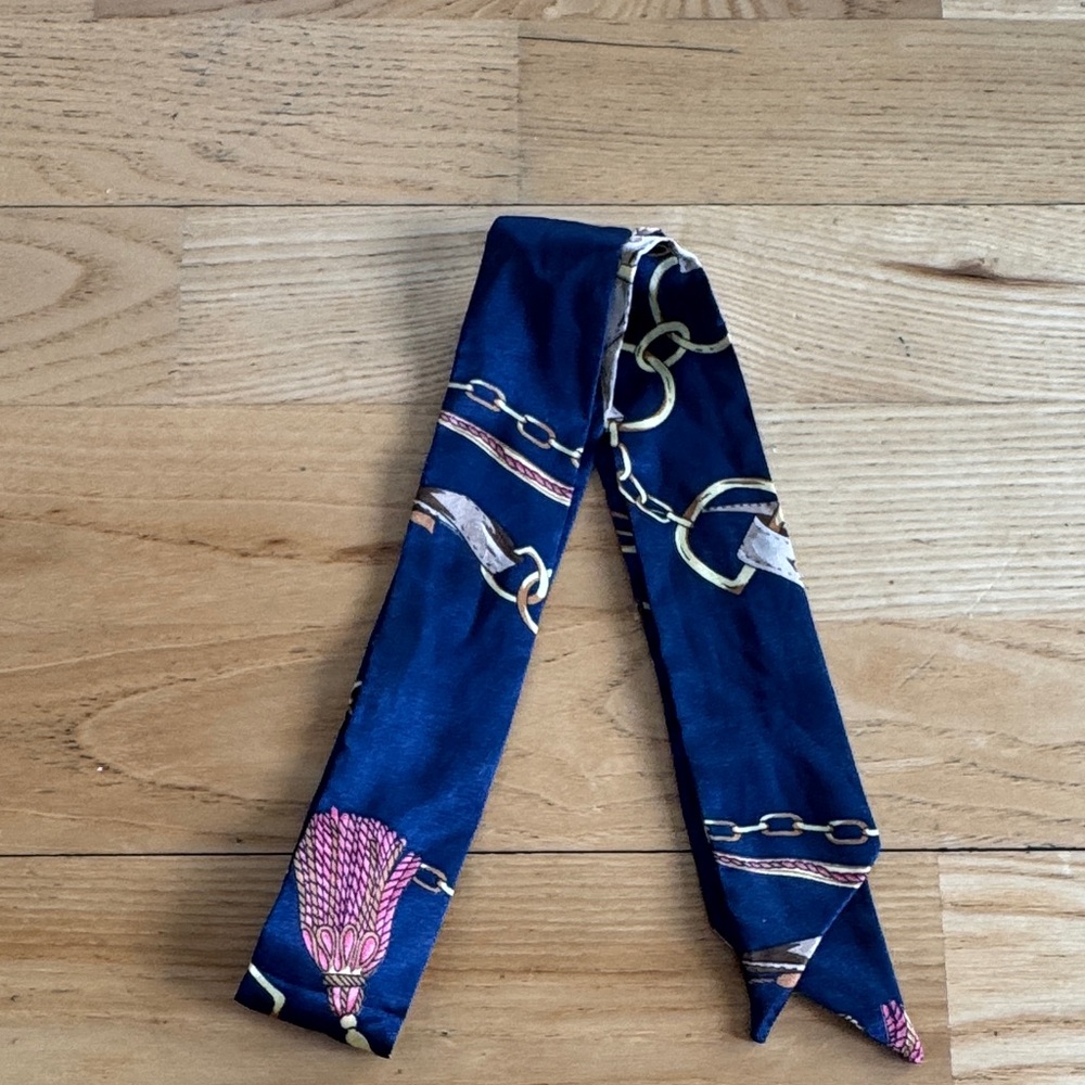 Elegant Navy and Pink Scarf twilly